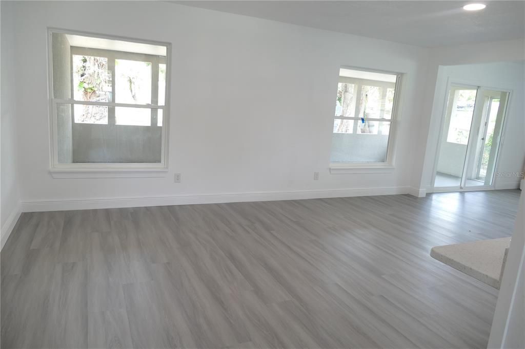 For Sale: $464,900 (3 beds, 3 baths, 1967 Square Feet)