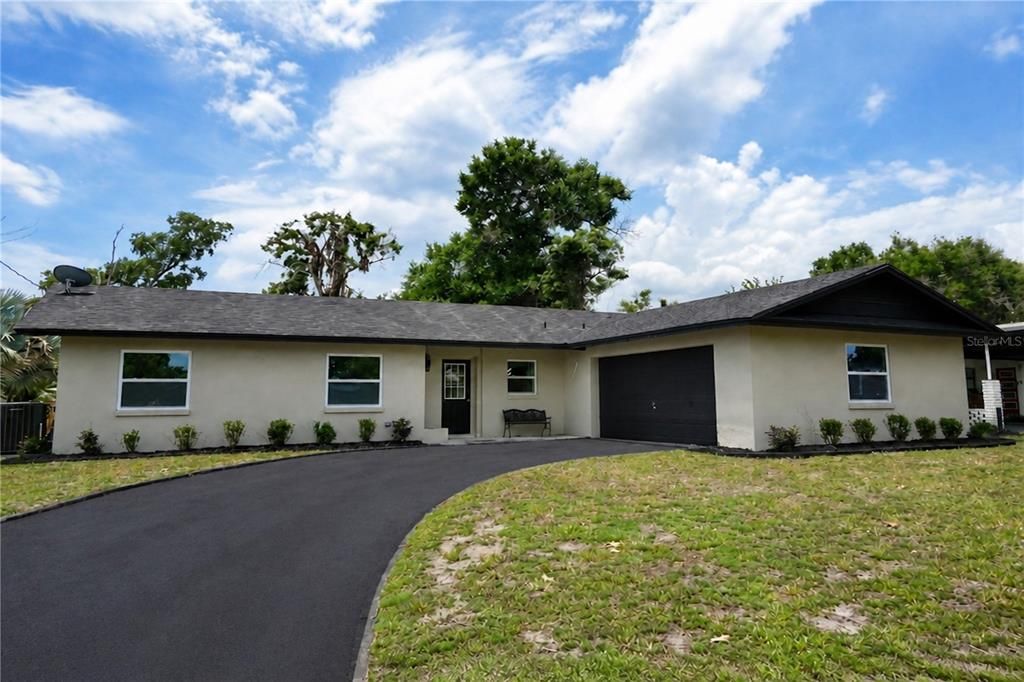 For Sale: $464,900 (3 beds, 3 baths, 1967 Square Feet)