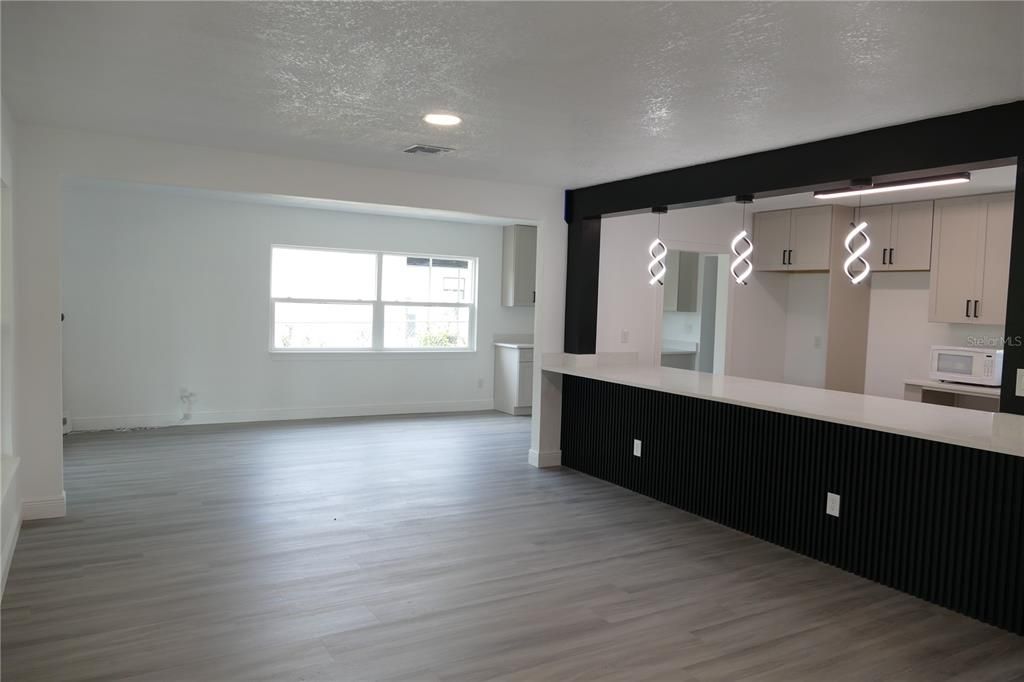 For Sale: $464,900 (3 beds, 3 baths, 1967 Square Feet)