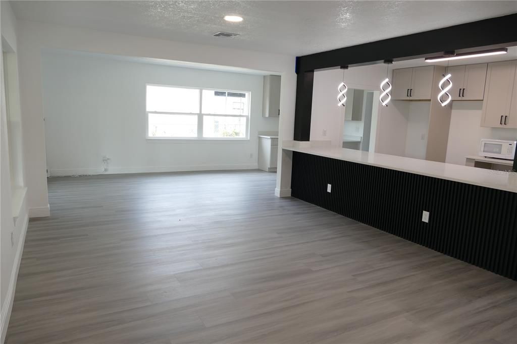 For Sale: $464,900 (3 beds, 3 baths, 1967 Square Feet)