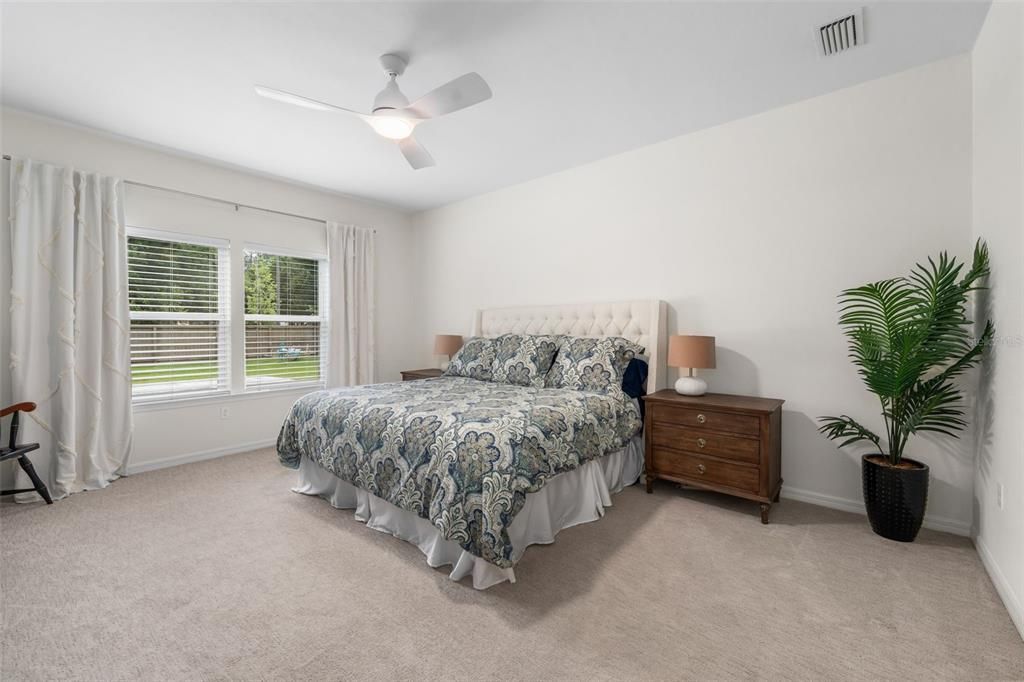 Activo con contrato: $499,000 (4 camas, 2 baños, 2016 Pies cuadrados)