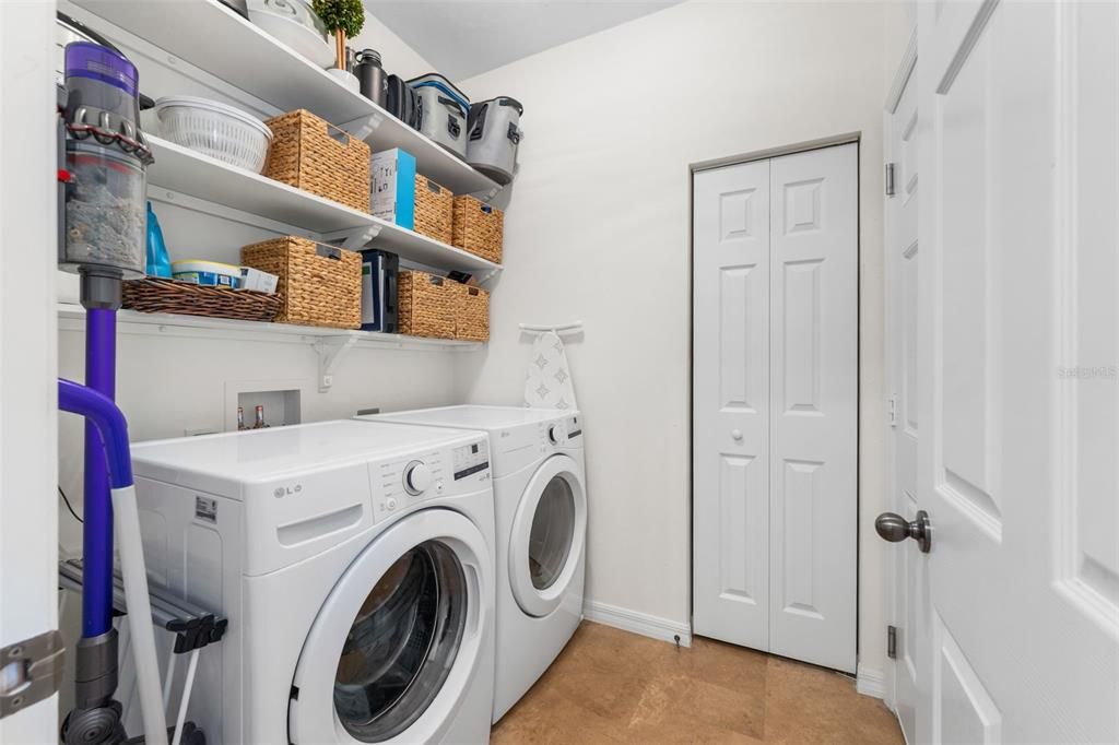 Activo con contrato: $499,000 (4 camas, 2 baños, 2016 Pies cuadrados)