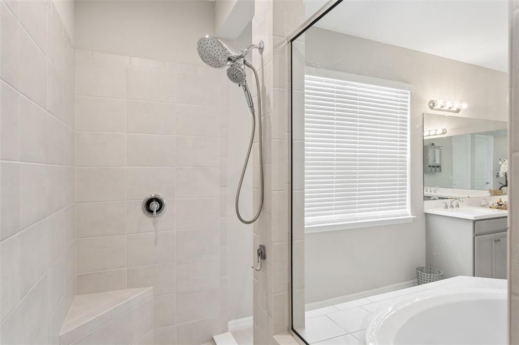 En Venta: $729,900 (5 camas, 4 baños, 3461 Pies cuadrados)