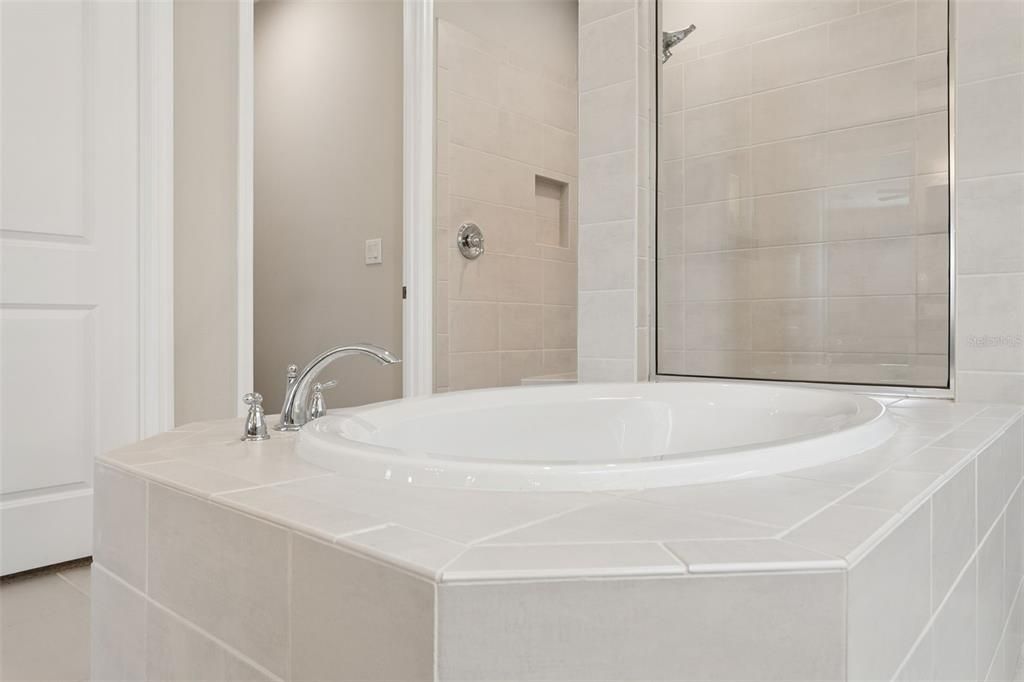 En Venta: $729,900 (5 camas, 4 baños, 3461 Pies cuadrados)