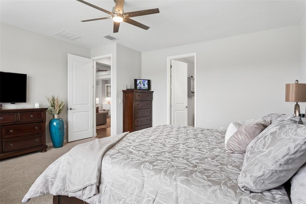 En Venta: $729,900 (5 camas, 4 baños, 3461 Pies cuadrados)