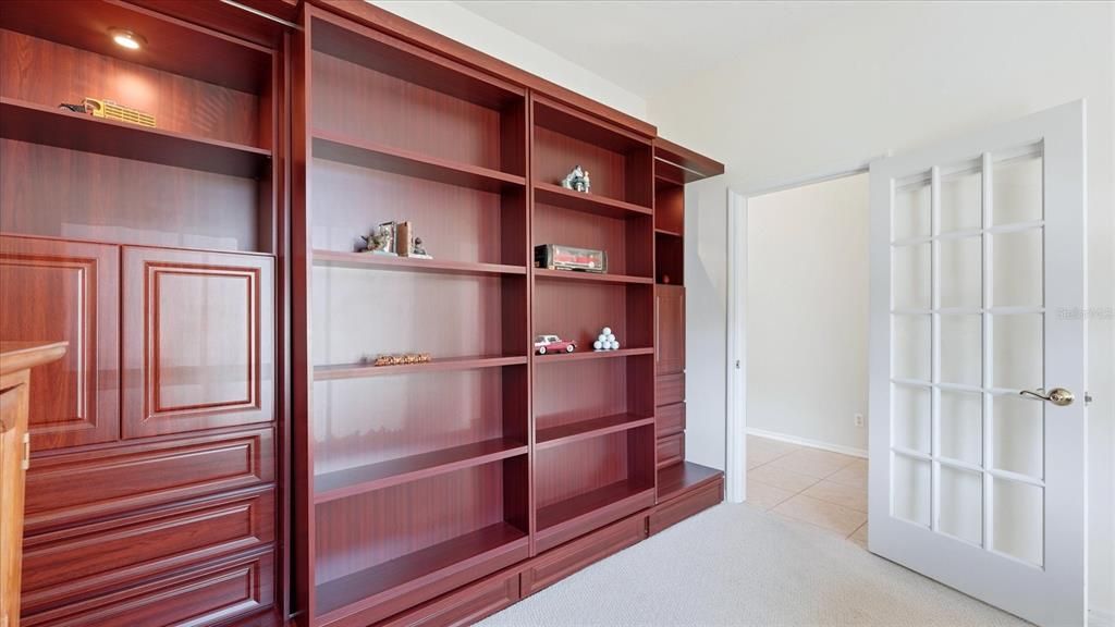 For Sale: $354,900 (2 beds, 2 baths, 1689 Square Feet)