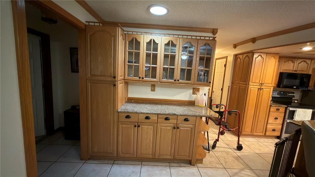 На продажу: $335,000 (3 спален, 2 ванн, 1769 Квадратных фут)