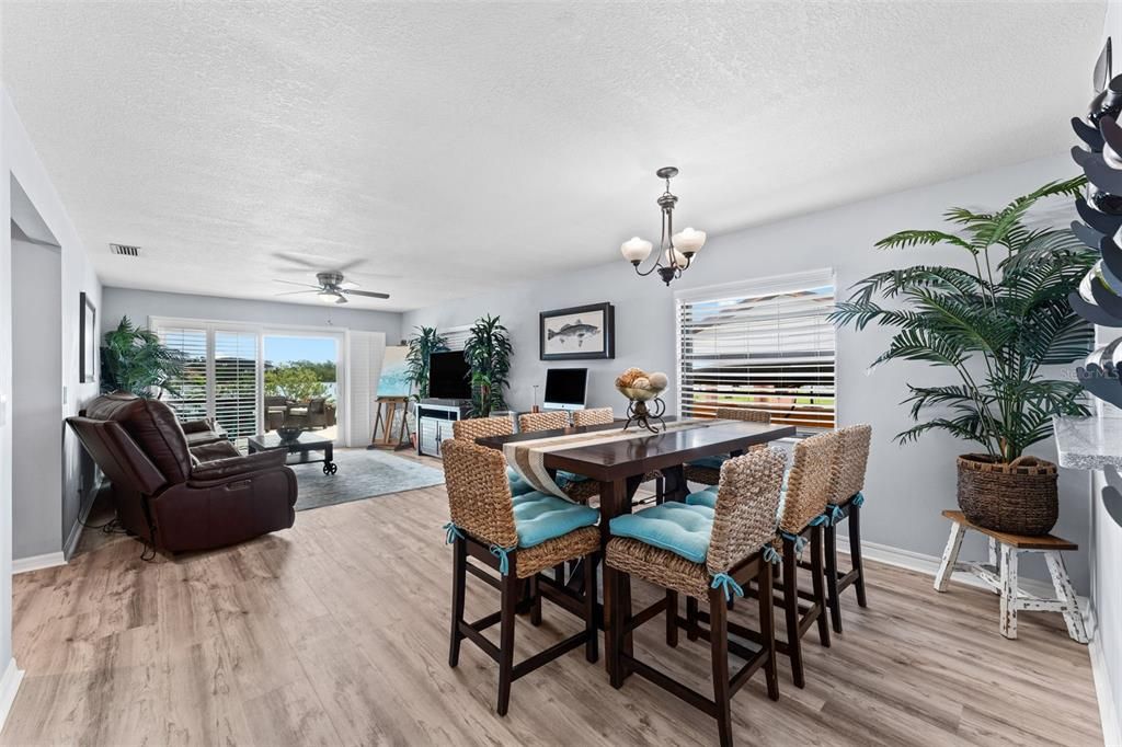 For Sale: $1,200,000 (2 beds, 2 baths, 1304 Square Feet)