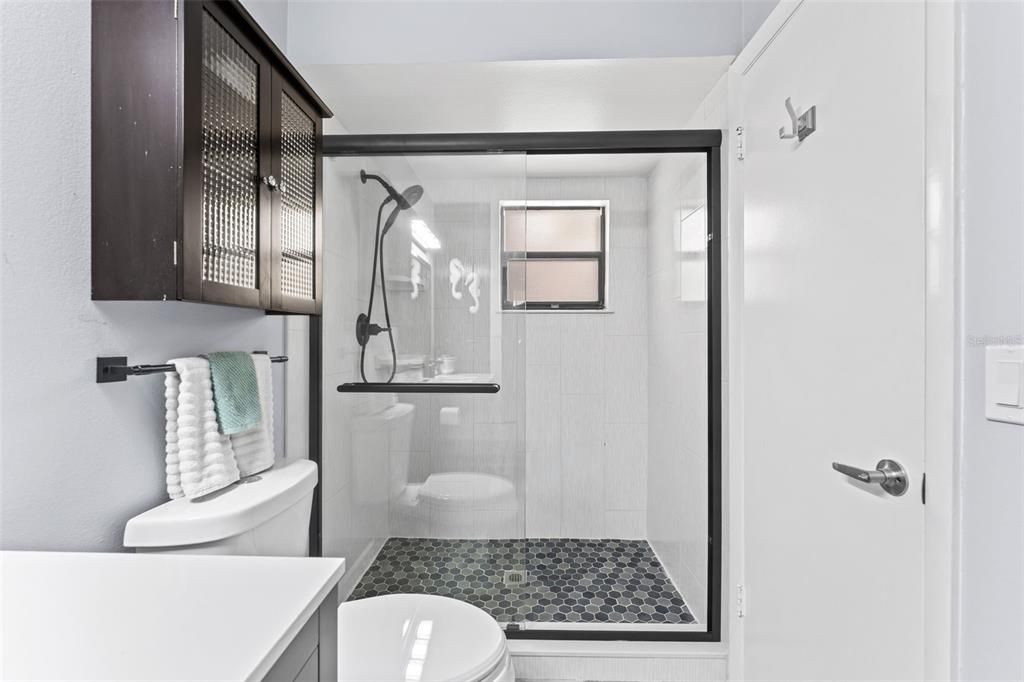 For Sale: $1,200,000 (2 beds, 2 baths, 1304 Square Feet)