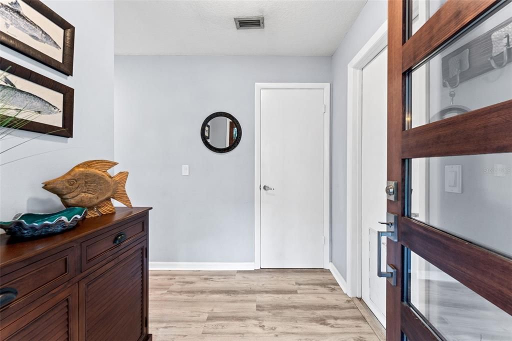 For Sale: $1,200,000 (2 beds, 2 baths, 1304 Square Feet)