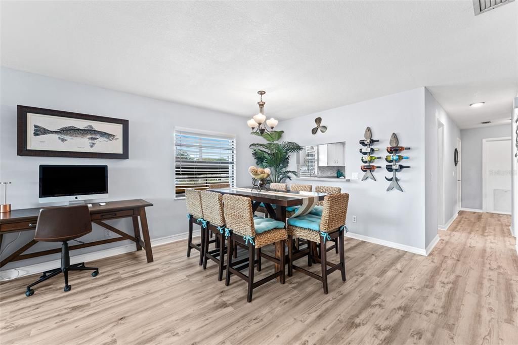 For Sale: $1,200,000 (2 beds, 2 baths, 1304 Square Feet)