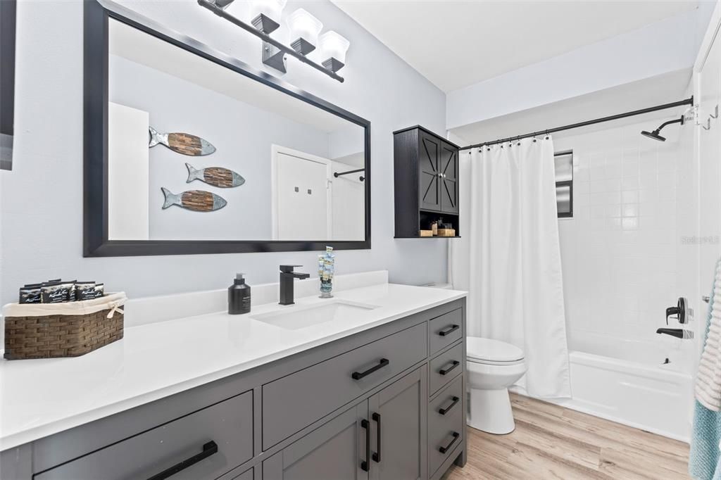 For Sale: $1,200,000 (2 beds, 2 baths, 1304 Square Feet)