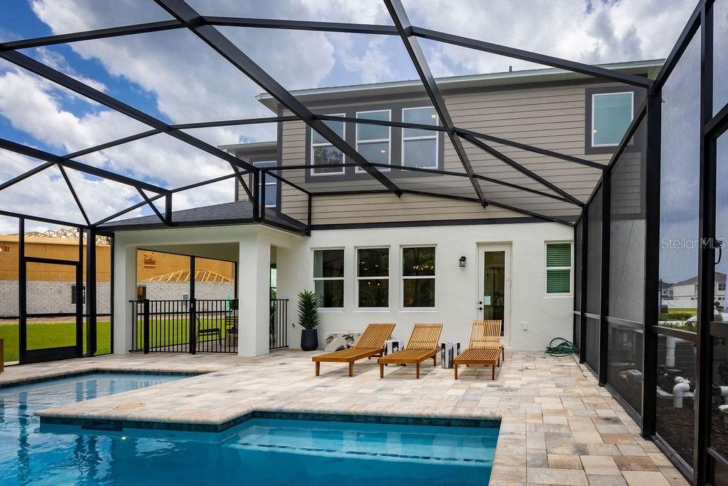 For Sale: $999,990 (5 beds, 5 baths, 3784 Square Feet)