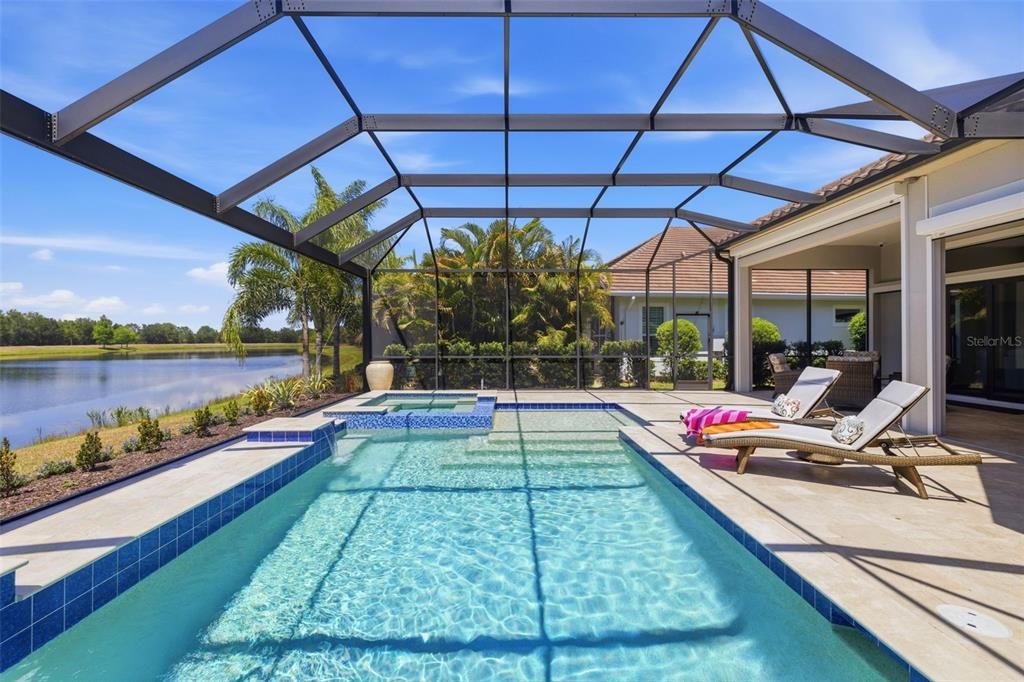 Activo con contrato: $895,000 (3 camas, 3 baños, 2363 Pies cuadrados)