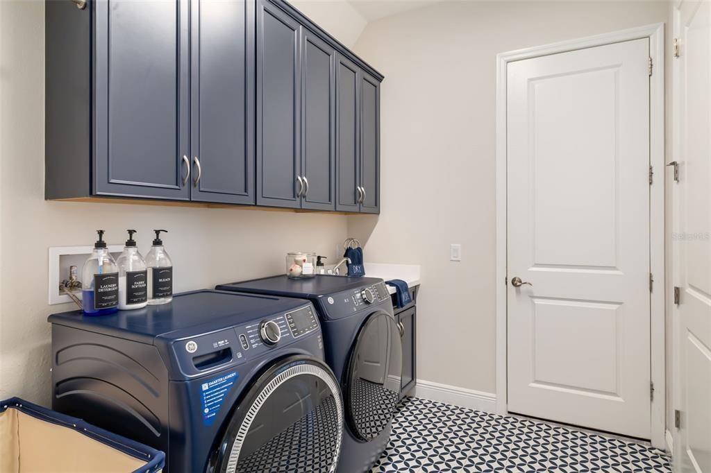 For Sale: $1,250,000 (4 beds, 3 baths, 3179 Square Feet)