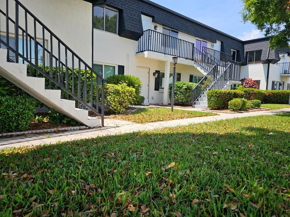 For Sale: $225,000 (2 beds, 2 baths, 1161 Square Feet)