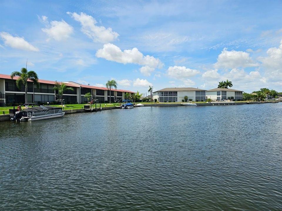 For Sale: $225,000 (2 beds, 2 baths, 1161 Square Feet)