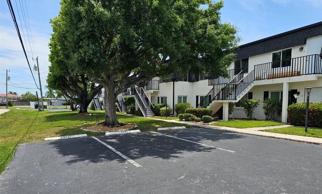 For Sale: $225,000 (2 beds, 2 baths, 1161 Square Feet)