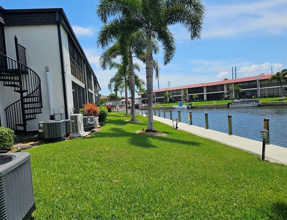 For Sale: $225,000 (2 beds, 2 baths, 1161 Square Feet)