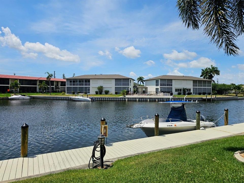 For Sale: $225,000 (2 beds, 2 baths, 1161 Square Feet)
