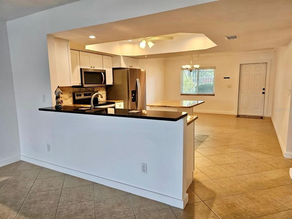 For Sale: $225,000 (2 beds, 2 baths, 1161 Square Feet)