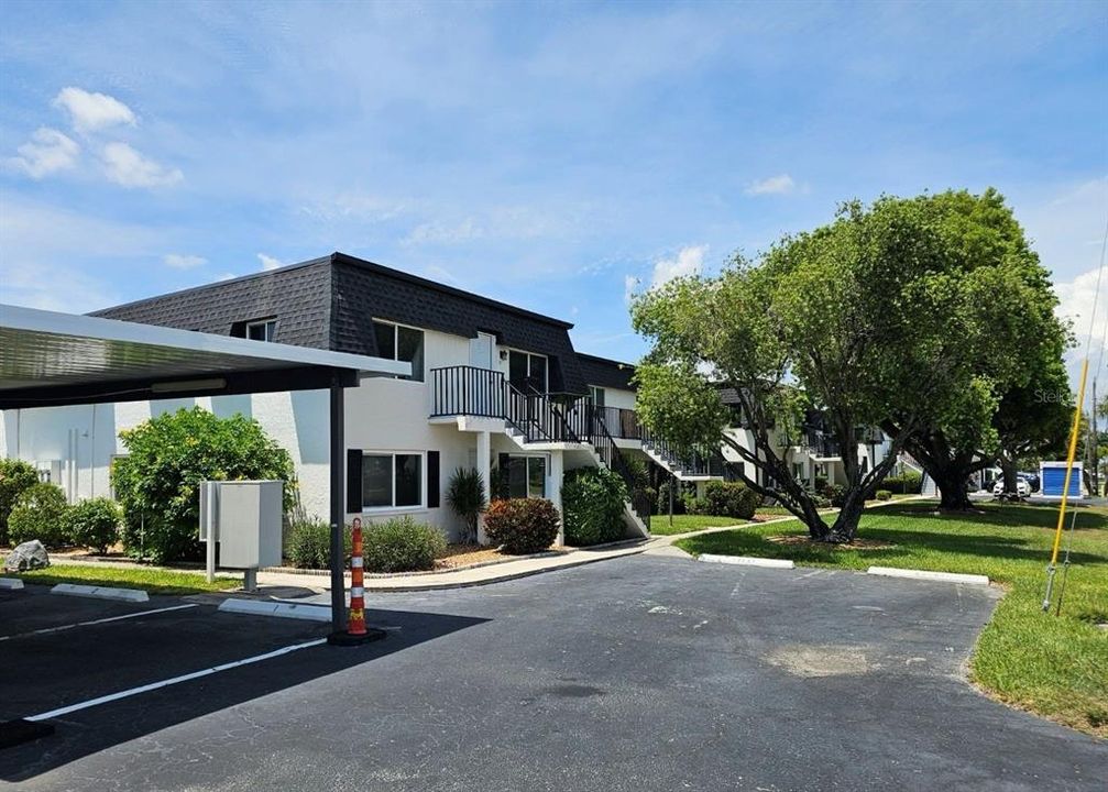 For Sale: $225,000 (2 beds, 2 baths, 1161 Square Feet)