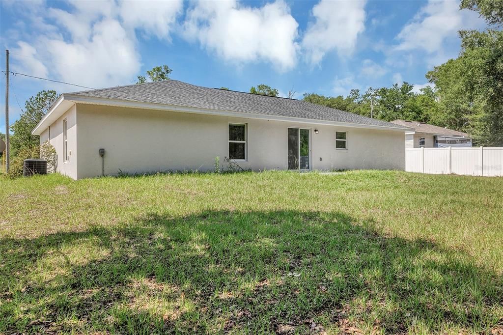 En Venta: $274,900 (4 camas, 2 baños, 1473 Pies cuadrados)