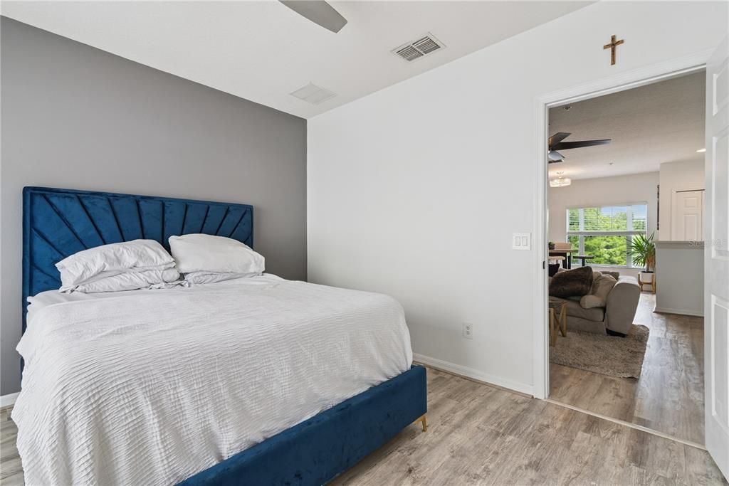 En Venta: $345,000 (2 camas, 2 baños, 1129 Pies cuadrados)
