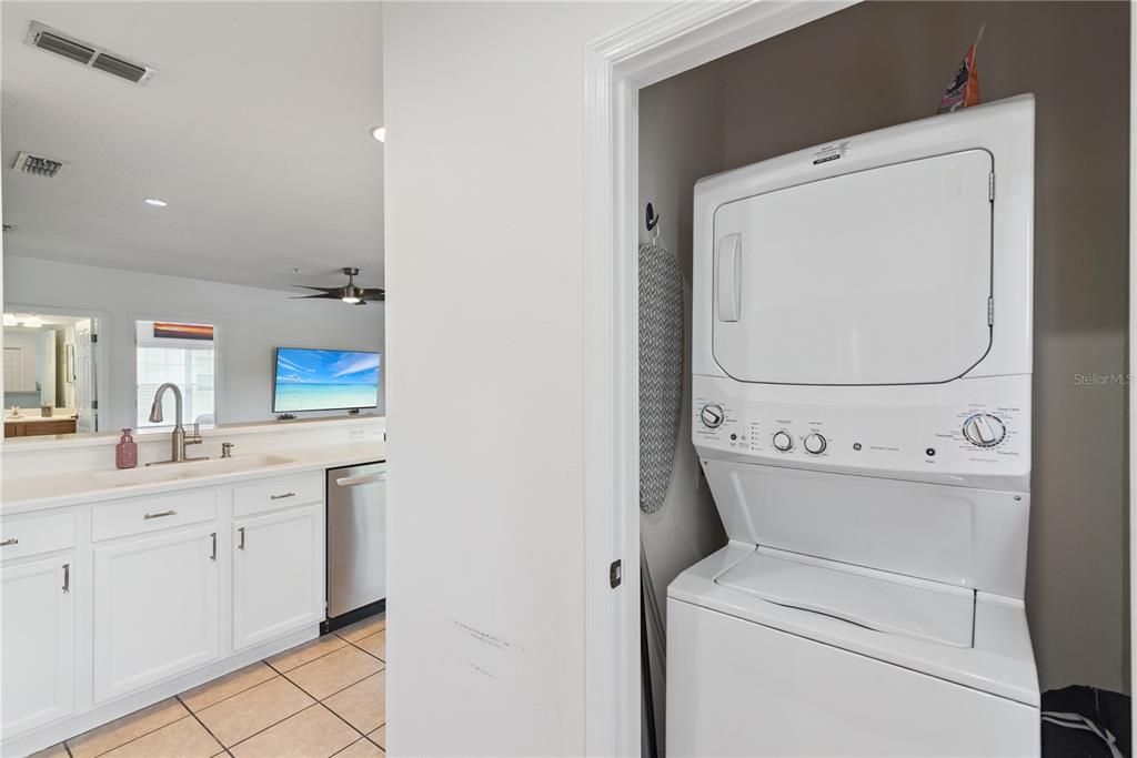 En Venta: $345,000 (2 camas, 2 baños, 1129 Pies cuadrados)