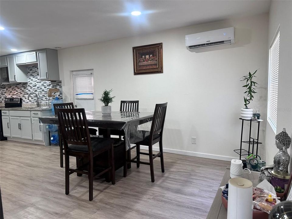 Activo con contrato: $168,000 (3 camas, 1 baños, 1392 Pies cuadrados)