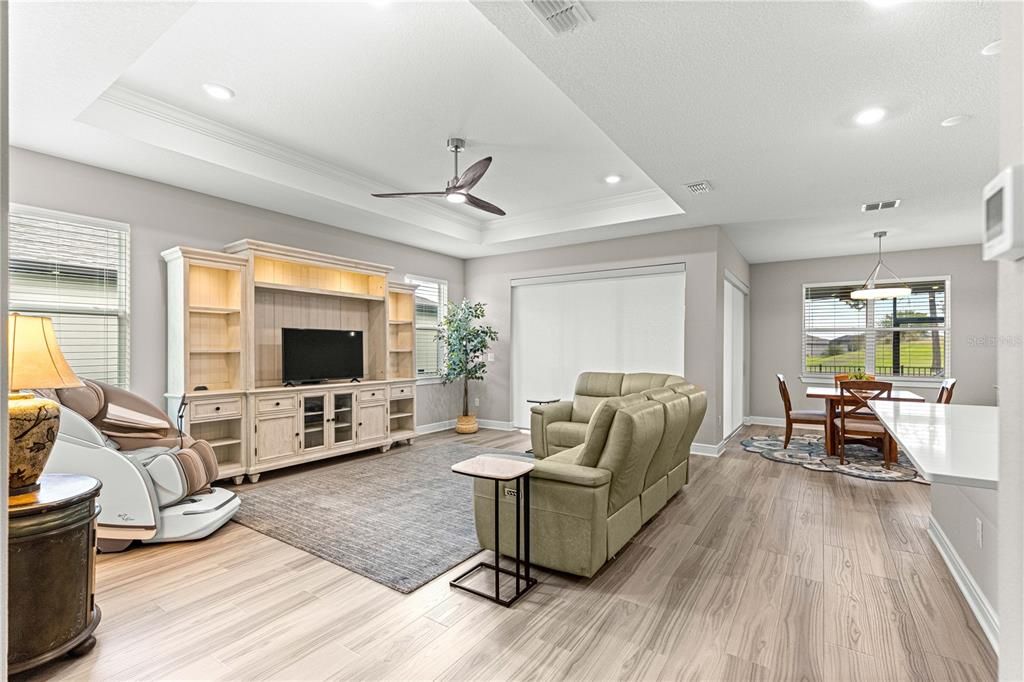 En Venta: $544,750 (3 camas, 3 baños, 2132 Pies cuadrados)