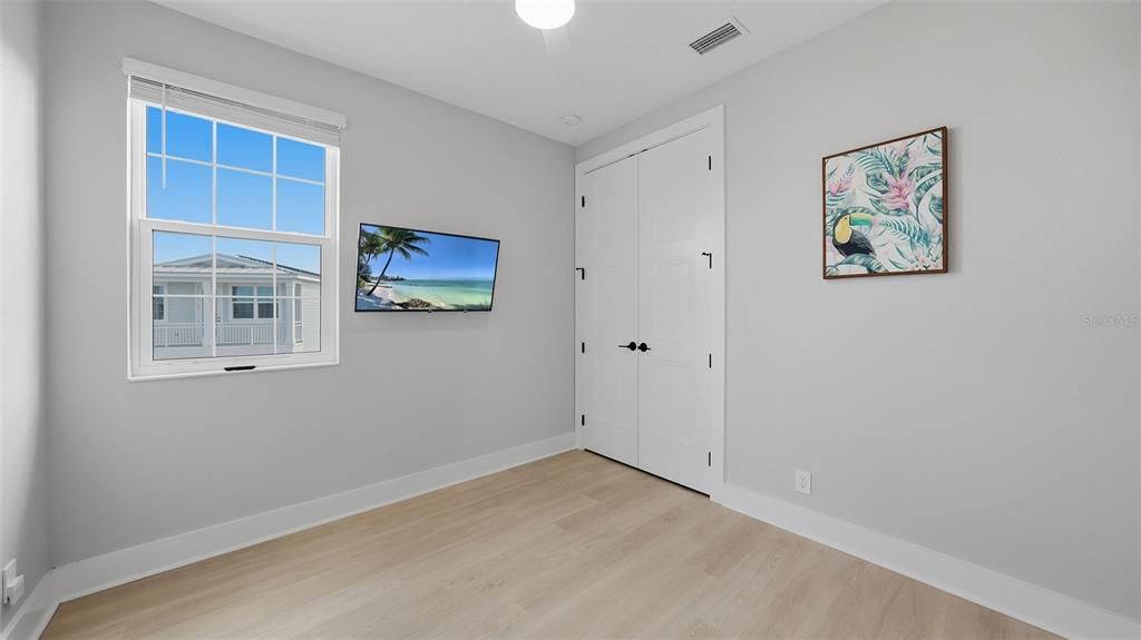 For Sale: $1,250,000 (3 beds, 2 baths, 1678 Square Feet)
