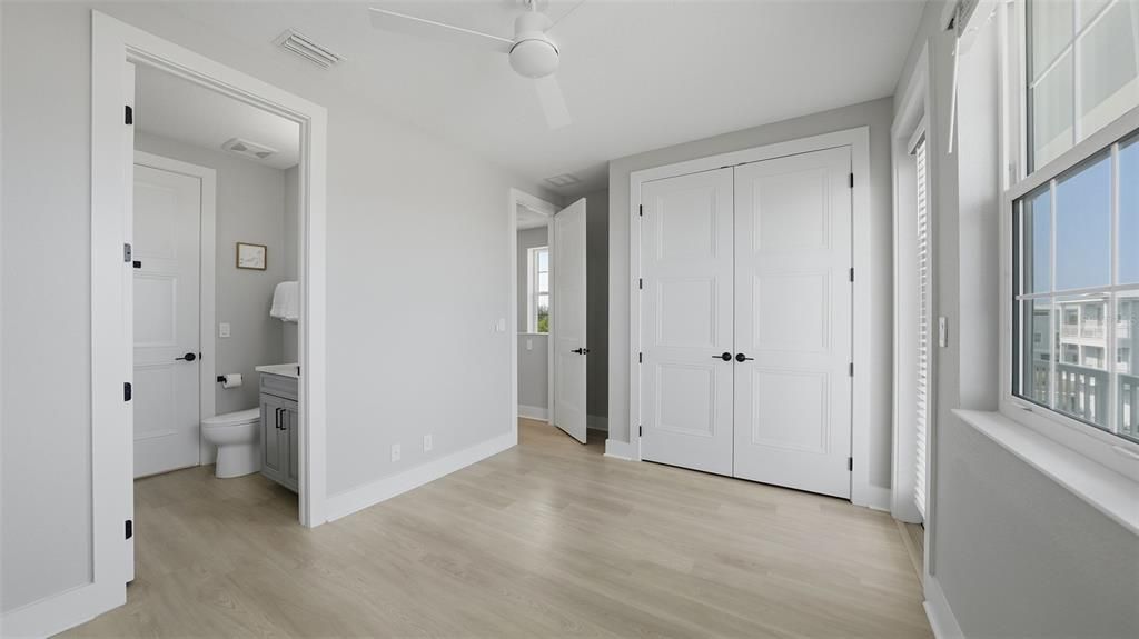 For Sale: $1,250,000 (3 beds, 2 baths, 1678 Square Feet)