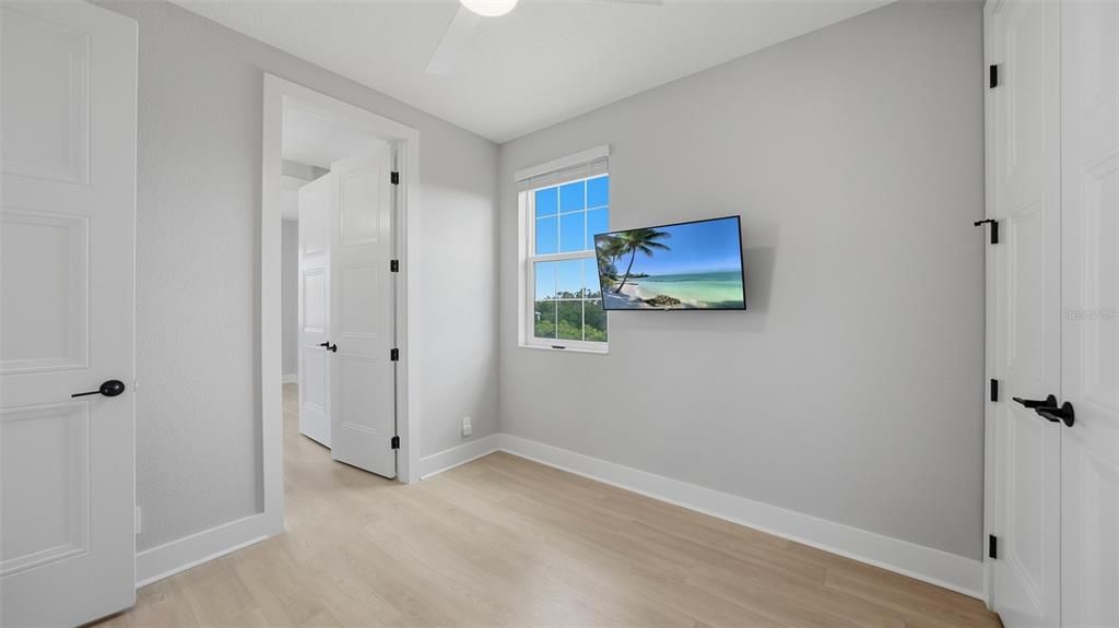 For Sale: $1,250,000 (3 beds, 2 baths, 1678 Square Feet)