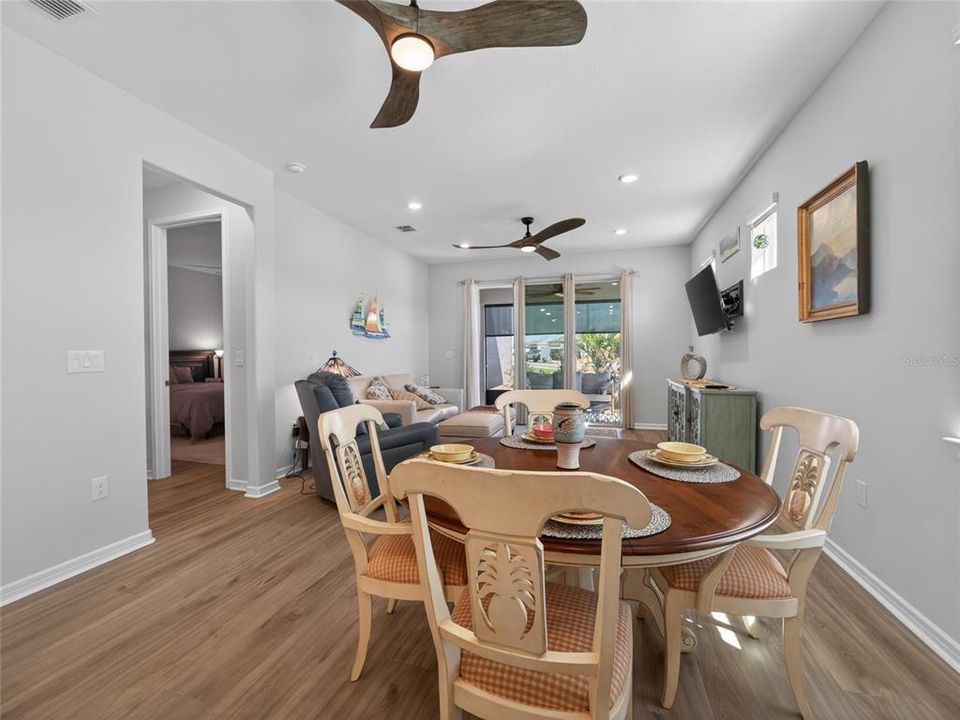For Sale: $345,000 (2 beds, 2 baths, 1404 Square Feet)