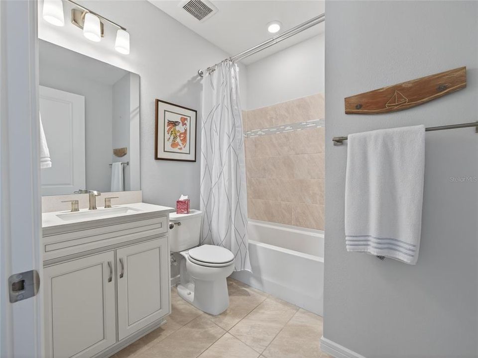 For Sale: $345,000 (2 beds, 2 baths, 1404 Square Feet)