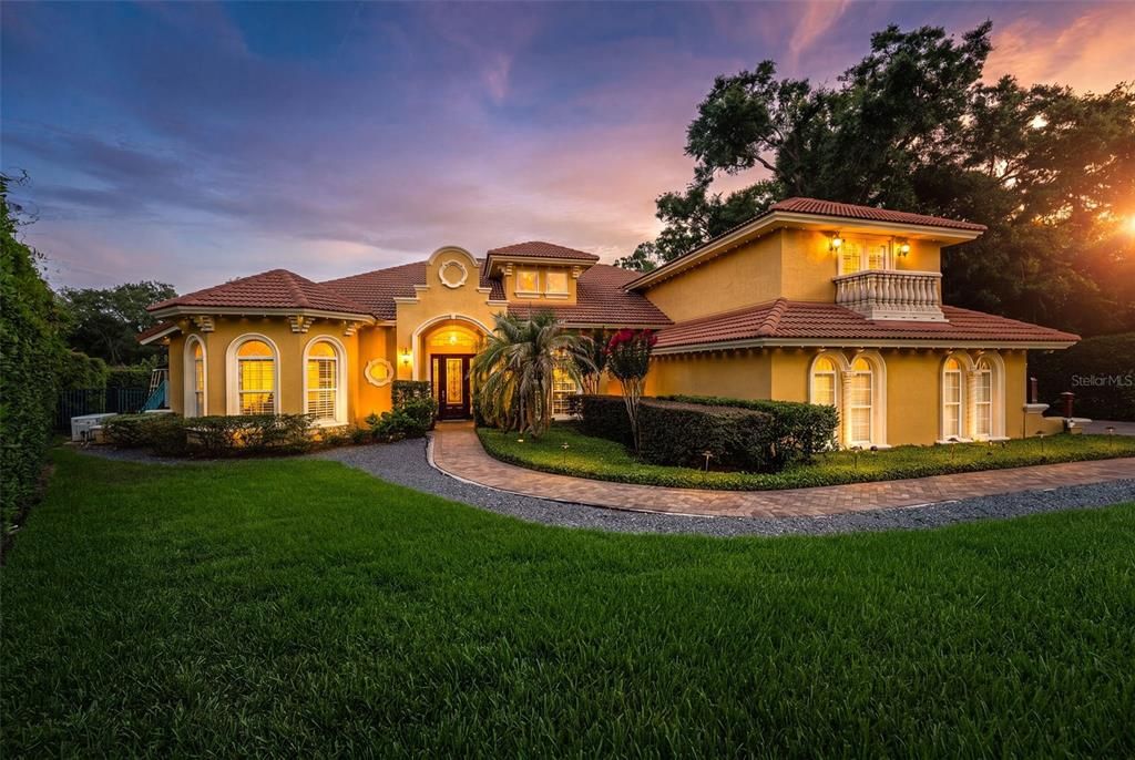 For Sale: $1,100,000 (4 beds, 5 baths, 3810 Square Feet)