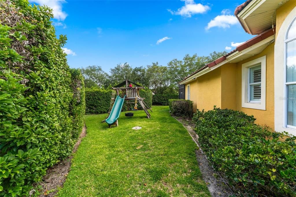 For Sale: $1,100,000 (4 beds, 5 baths, 3810 Square Feet)