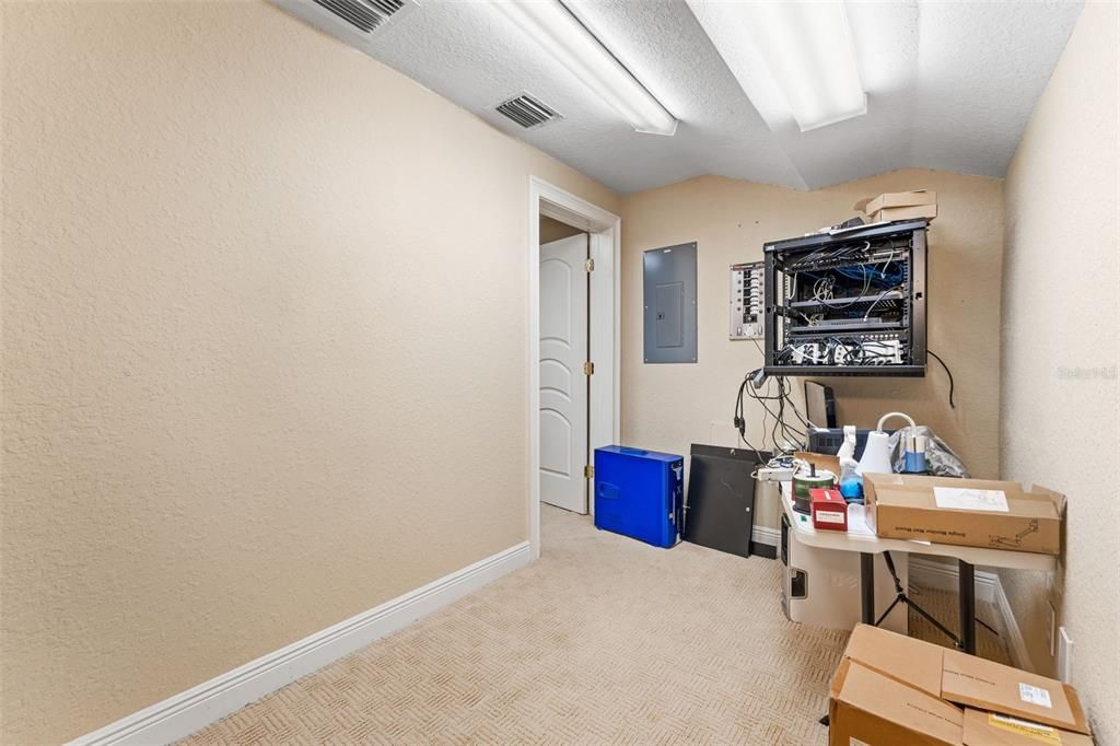 For Sale: $1,100,000 (4 beds, 5 baths, 3810 Square Feet)