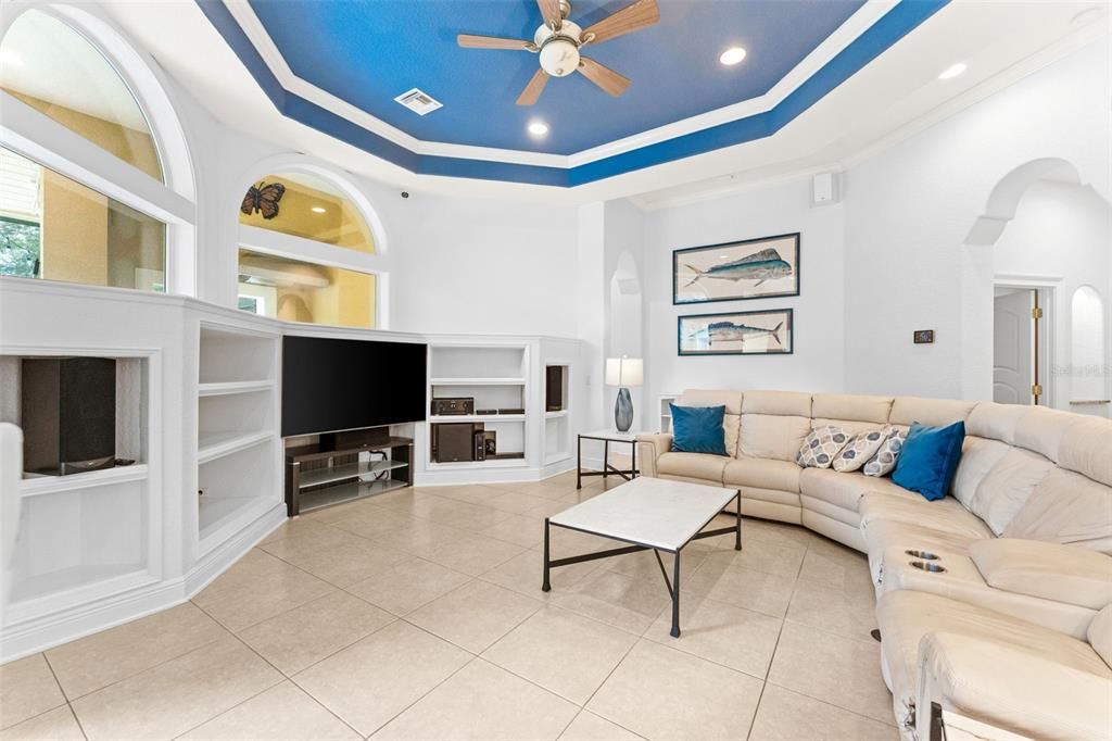 For Sale: $1,100,000 (4 beds, 5 baths, 3810 Square Feet)