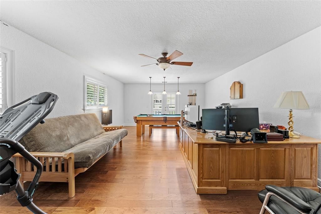 For Sale: $1,100,000 (4 beds, 5 baths, 3810 Square Feet)