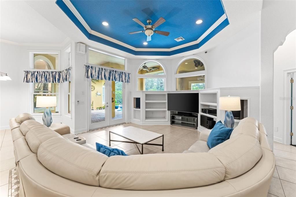 For Sale: $1,100,000 (4 beds, 5 baths, 3810 Square Feet)