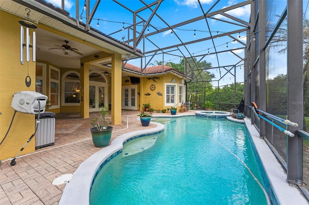 For Sale: $1,100,000 (4 beds, 5 baths, 3810 Square Feet)