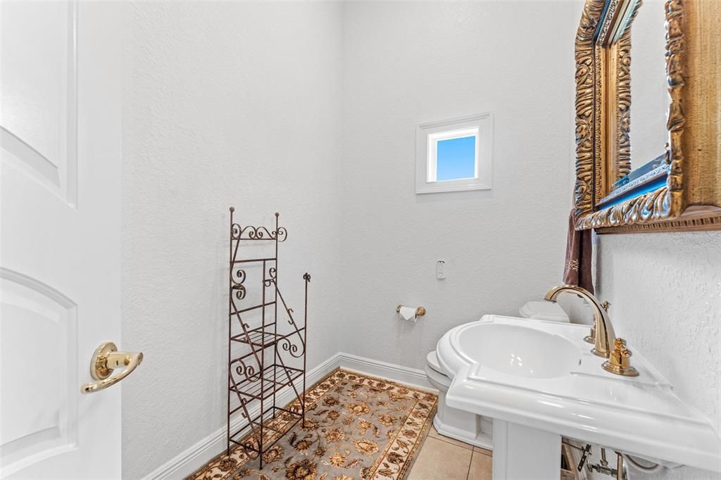 For Sale: $1,100,000 (4 beds, 5 baths, 3810 Square Feet)