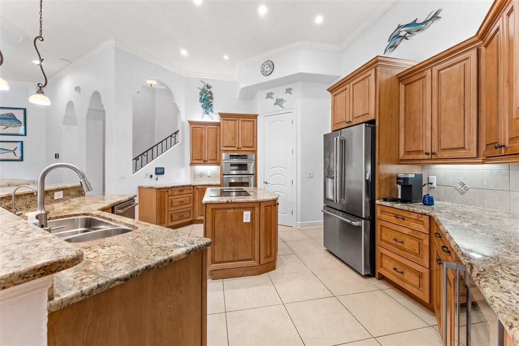 For Sale: $1,100,000 (4 beds, 5 baths, 3810 Square Feet)