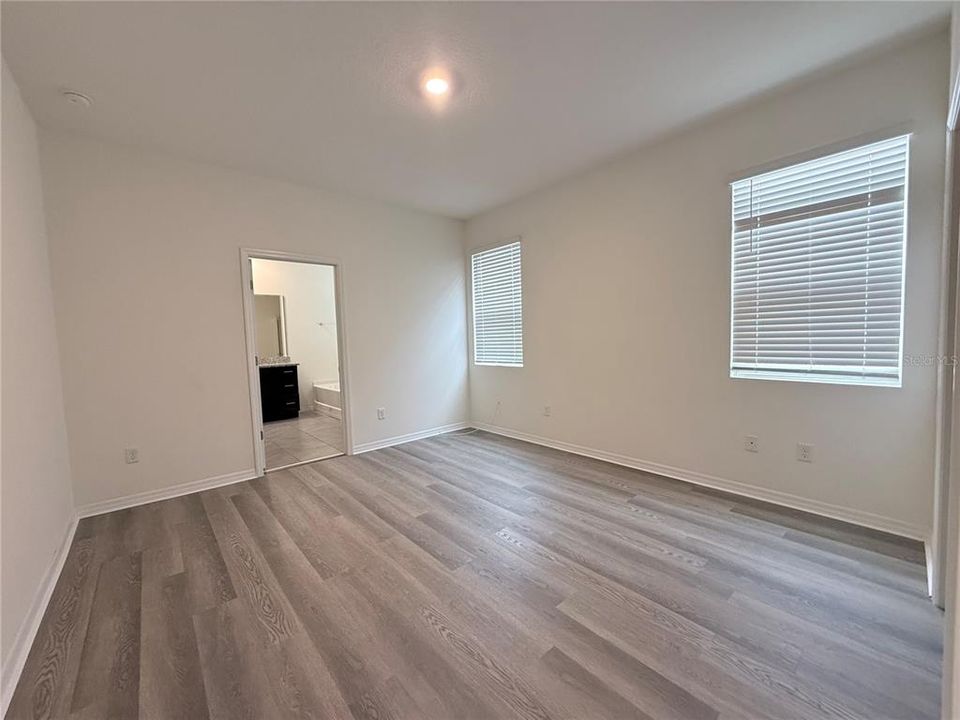 В аренду: $3,650 (7 спален, 5 ванн, 3626 Квадратных фут)