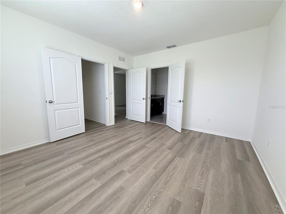 В аренду: $3,650 (7 спален, 5 ванн, 3626 Квадратных фут)