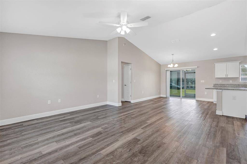 En Venta: $264,900 (3 camas, 2 baños, 1453 Pies cuadrados)
