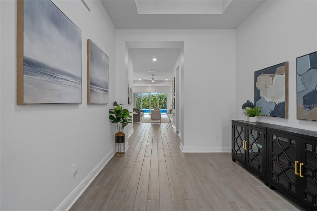 En Venta: $815,000 (4 camas, 3 baños, 3098 Pies cuadrados)