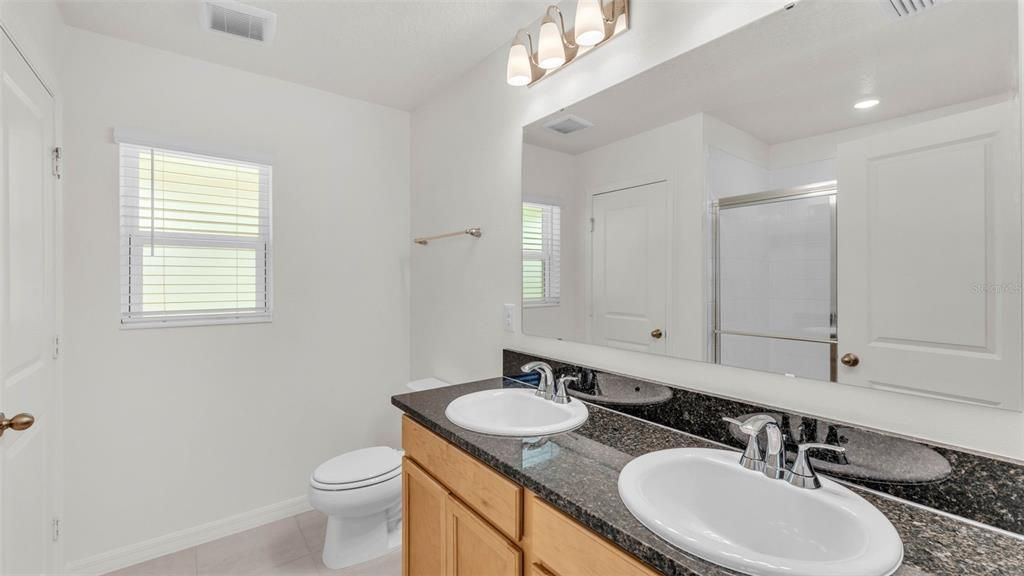 For Rent: $2,000 (4 beds, 2 baths, 1637 Square Feet)